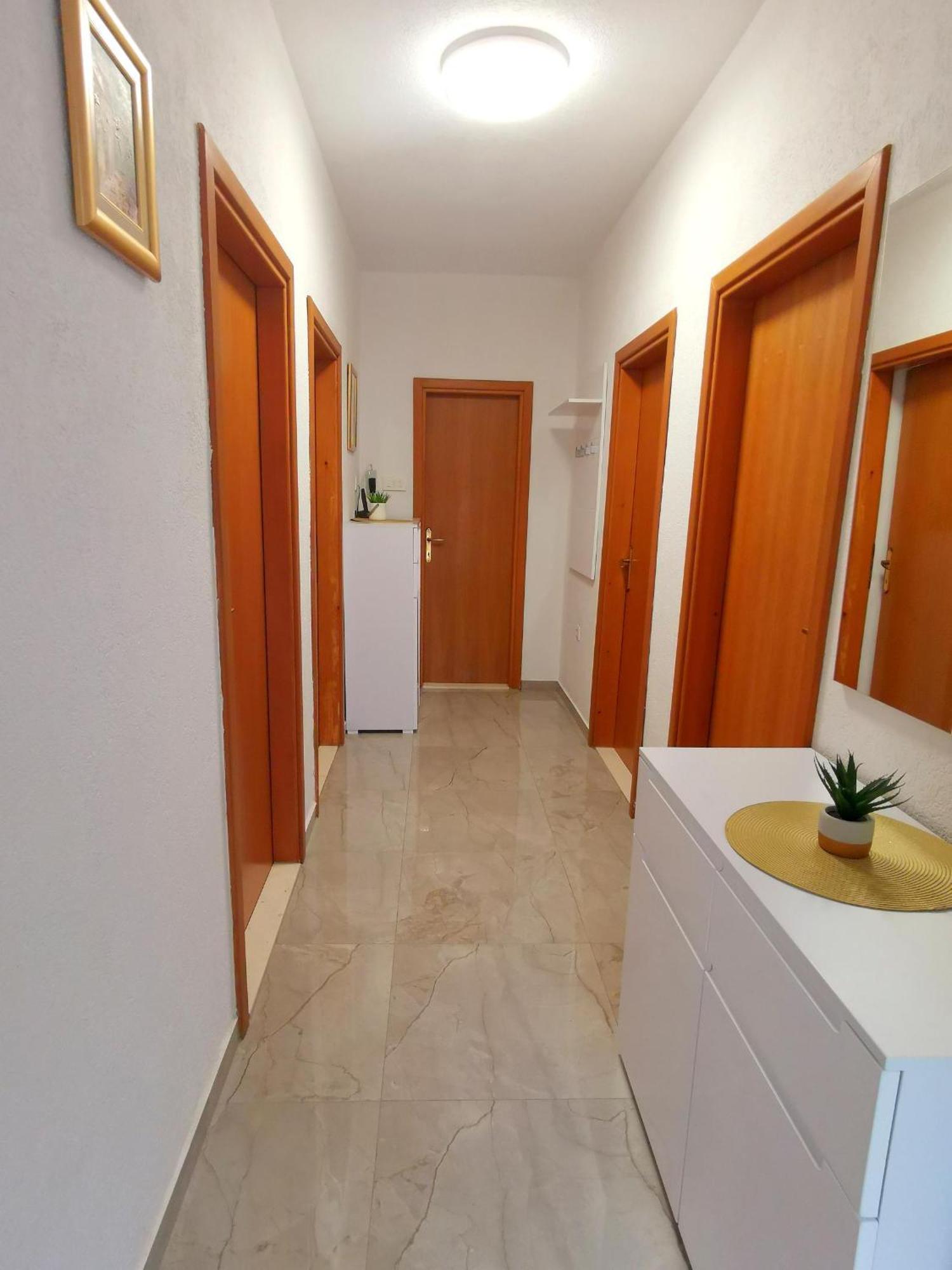 Apartment Ani Слано Екстериор снимка